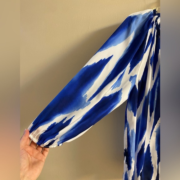 Chico’s blouse watercolors split v neck pop over Large - Picture 5 of 8